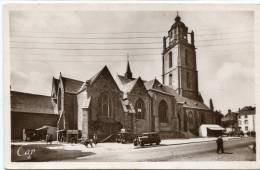 CPSM 44 BATZ L EGLISE COTE NORD Animée Vieilles Voitures - Batz-sur-Mer (Bourg De B.)