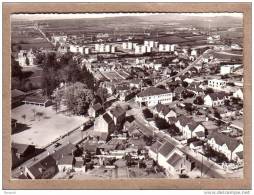 SAÔNE ET LOIRE - GUEUGNON - CPSM -  236-54 A - Vue Aérienne Sur Le Guide - Ecole - Garage SIMCA - éditeur COMBIER - Gueugnon