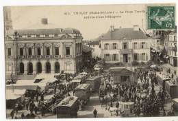 CHOLET  - La Place Travot - Arrivée D'une Ménagerie. Cirque . - Cholet