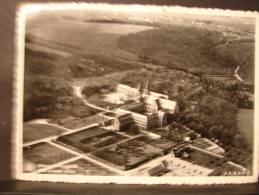 Delcampe - CT. 212. Anhée. Abbaye De Maredsous. Vue Prise En Avion - Anhée