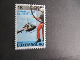 1046 Helicoptere Helicopter Secours Sauvetage   Luxembourg  Timbre Specimen Presse Journal Rare Oblitération 2001 - Primeros Auxilios