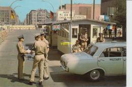 Berlin  Checkpoint Charlie - Mur De Berlin