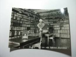 Recanati Una Sala Della Biblioteca Leopardiana Con Busto - Bibliothèques