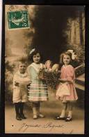 CPA - Adorables Enfants Portant Une Corbeille Avec Des Oeufs - Fillettes - JOYEUSES PAQUES - Easter  Little Girl - Baby - Pasqua