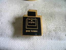 Pin's Parfum VAN CLEEF & ARPELS Pour Homme - Parfums