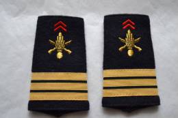 PAIRE FOURREAUX D'EPAULES CAPITAINE INFANTERIE - Uniform