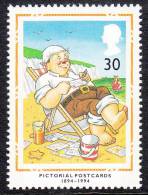 Great Britain Scott #1555 MNH 30p Man In Beach Chair Writing Postcards - Pictorial Postcards - Ungebraucht