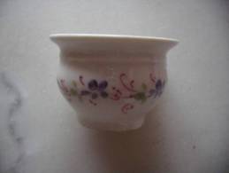 Pot De Chambre Miniature Porcelaine De Paris - Other & Unclassified