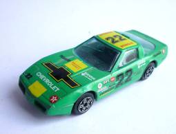 VOITURE - AUTOMOBILE -  BURAGO - CHEVROLET CORVETTE VERTE - 1/43 ème - Burago