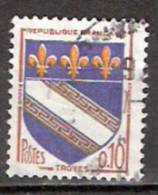 Timbre France Y&T N°1353  (02) Obl.  Armoirie De Troyes.  0.10 F. Brun, Outremer Et Jaune. Cote 0,15 ¤ - 1941-66 Escudos Y Blasones