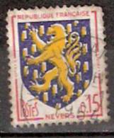 Timbre France Y&T N°1354 (02) Obl.  Armoirie De Nevers.  0.15 F. Rouge, Bleu Foncé Et Jaune. Cote 0,15 ¤ - 1941-66 Escudos Y Blasones