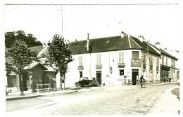 FRESNES - Place De L'Eglise - Fresnes