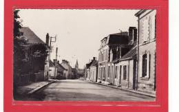 LA FRESNAYE SUR CHEDOUET (72) /CPSM /Le Bourg - La Fresnaye Sur Chédouet