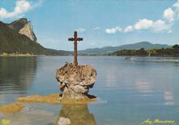 AUSTRIA: STONE CROSS  ON LAKE MONDESEE,POSTCARD VERY RARE,PERFECT CONDITION,USED, REPUBLIK OSTRREICH - Monumenti