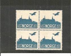 NorMi.Nr.A136 /- NORWEGEN -  Flugzeug Ueber Burg Akershus, 4er -Block Mit Extrem Leichter Falszspur. * - Unused Stamps