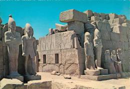 CPSM EGYPTE - LOUXOR-KARNAK - Statues Des Pharaons Devant Le 7ème Pylône   L1220 - Luxor