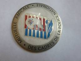 MEDAILLE DE TABLE MUTUELLE AMICALE DES CADRES DE LA POLICE NATIONALE - Professionnels / De Société