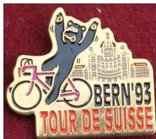 TOUR DE SUISSE VELO BERN' 93 - OURS SUR UN VELO -  CYCLISME -  BERNE - SUISSE - SCHWEIZ - SWISS - SWITZERLAND -  (VERT) - Cyclisme