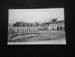 Champigny - Sur - Veude : Le Château. - Champigny-sur-Veude