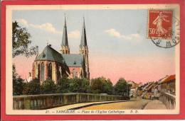 13 / 2 / 239  -   SARRALBE  - Place De L'église Catholique - Sarralbe