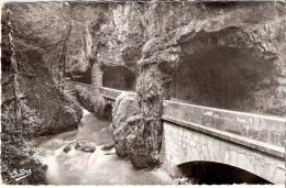 LE VERCORS 38 - Route à L´Intérieur Des Grands Goulets Et La Vernaison - 17.8.1957 - V-1 - Les Grands Goulets