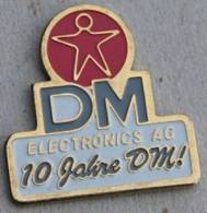 DM ELECTRONICS AG - 10 JAHRE DM !  - 10 ANS DM     -  (VERT) - Informática