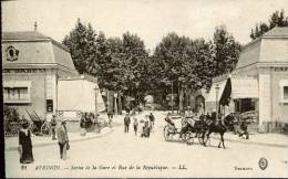84-VAUCLUSE-AVIGNON--SORTIE DE LA GARE    RUE DE LA REPUBLIQUE ATTELAGE  NON ECRITE ‹(•¿• )› - Avignon