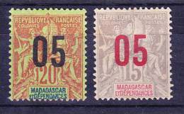 Madagascar N°111 Neuf Sans Gomme Et 112 Neuf Charniere - Neufs