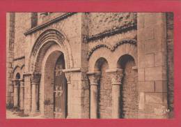 SAINT BENOÎT DE QUINCAY --> Portail De L'Eglise Abbatiale - Saint Benoît