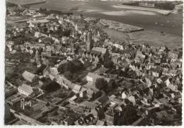 LE CROISIC  - Vue Aérienne Sur Le Pays Et Le Port. -    CPM Dentelée. - Le Croisic