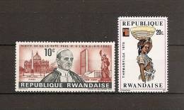 RWANDA RUANDA RWANDA (02-041) (o) ---- / USED / LOT 2 STAMPS - Sonstige & Ohne Zuordnung