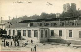 91-ESSONNE-- ETAMPES / LA GARE   ECRITE ‹(•¿• )› - Etampes