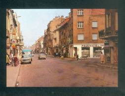 CPSM - HAGONDANGE  (Moselle 57) - Rue De La Gare ( Voitures Automobiles Peugeot 404 Simca 1000 Ou R8 Pharmacie POLL OL - Hagondange