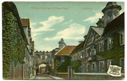 SALISBURY : WIDOW'S COLLEGE AND CLOSE GATE - Salisbury