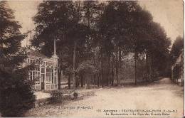 CHATEAUNEUF LES BAINS LA RESTAURATION LE PARC DES GRANDS BAINS  CPA NO 62 - Saint Gervais D'Auvergne