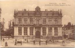 BERGUES - La Mairie ( Réédition De L'Edifice Espagnol De 1664 ) - Bergues