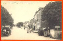 BAUGY - Place Du Commerce Coté Ouest  ( Voiture A Identifier ) - Baugy