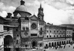 Bellissima   Cartolina   Anni 60       "  Foligno  - La Cattedrale E Le Canoniche  " - Foligno