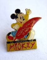 PIN´S  DISNEY  - JOURNAL DE MICKEY RESEAU PRESSE 1992 - Pin's