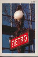 75 --- Metro -- Paris -- Porte De Maillot --- Magnum - Métro