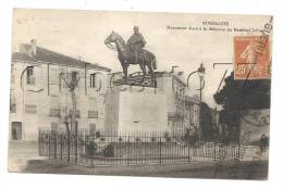 Rivesaltes (66) : La Place Du Monument Joffre  En 1932 (animé). - Rivesaltes