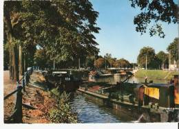 Lille ( 59 ) La Péniche Dans Le Canal De La Deule - Hausboote