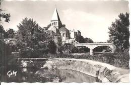 1. MAREUIL SUR LAY. EGLISE ROMANE ET LE PONT SUR LE LAY. - Mareuil Sur Lay Dissais