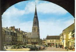 CPM BEAUNE LA ROLANDE (Loiret) - La Place Du Marché Et L'église Saint Martin - Beaune-la-Rolande