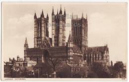 UK ENGLAND LINCOLNSHIRE ~ LINCOLN CATHEDRAL ~ DISTANT VIEW ~ C1910s-1920s Vintage Unused Postcard [o5294] - Autres & Non Classés