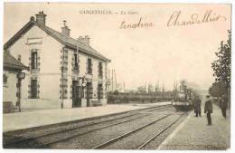 GARGENVILLE : "La Gare " - L' Arrivée Du Train à Vapeur - Chemins De Fer - Circulée En 1906 - Gargenville