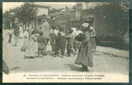 Souvenir De Salonique - Enfants Entourant Un Poilu Français   - Bce 119 - War 1914-18