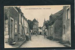 LES AIX D'ANGILLON - Rue Du Donjon (belle Carte Animée) - Les Aix-d'Angillon