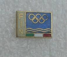 ITALY SWIMMING FEDERATION ( Enamel Badge ) Italia Pin Natation Natación Schwimmen Nuoto Zwemmen Zwemsport Natacao * - Nuoto