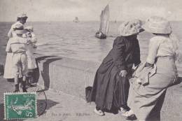 BLANGY-sur-BRESLE.  _  Sur La Jetée. Nurse Avec Sa Coiffe Et Deux Enfants Elegants. Deux Femmes Assise Regardent La Mer. - Blangy-sur-Bresle